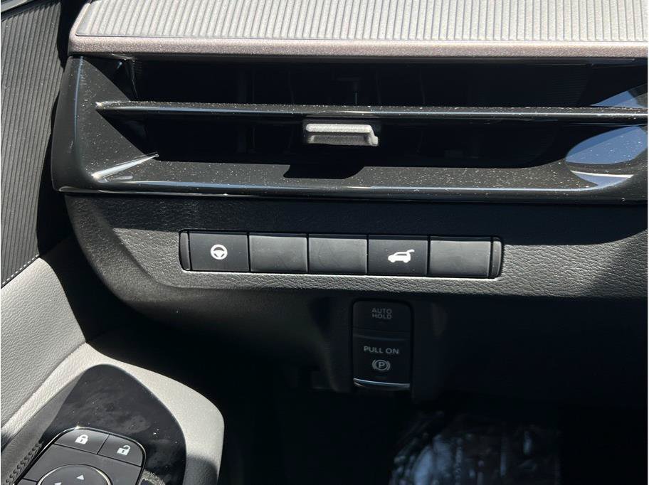 Used 2025 Nissan Murano SV FWD image 19