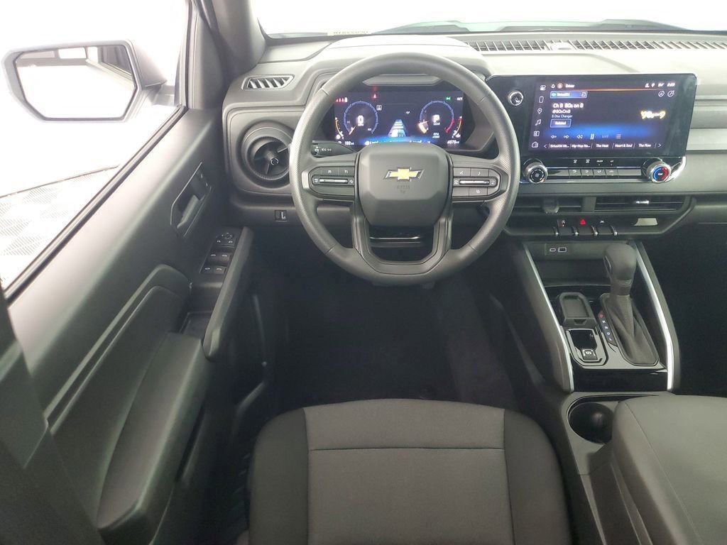 Used 2025 Chevrolet Colorado W/T image 14