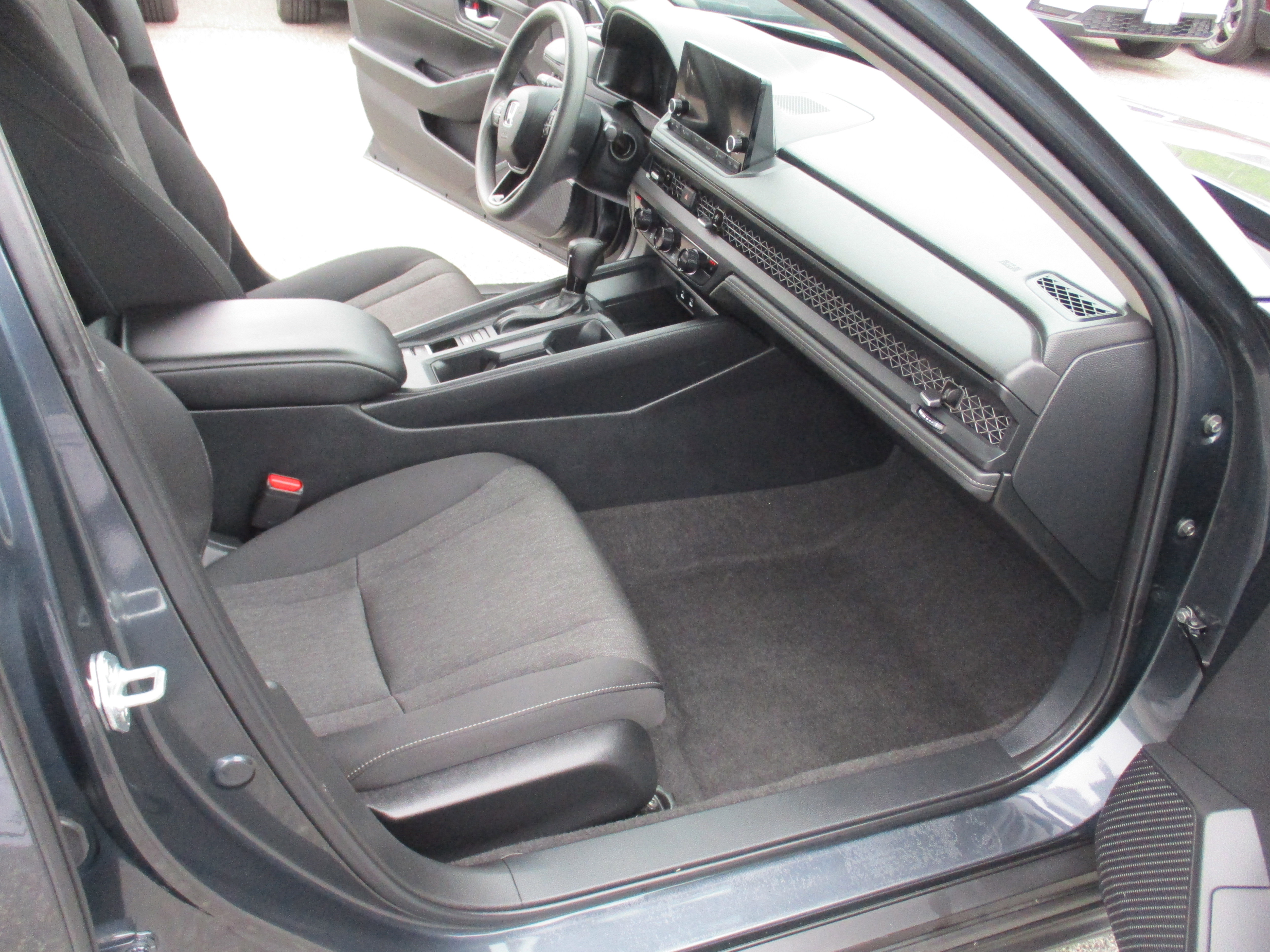 Certified 2023 Honda Accord EX image 15
