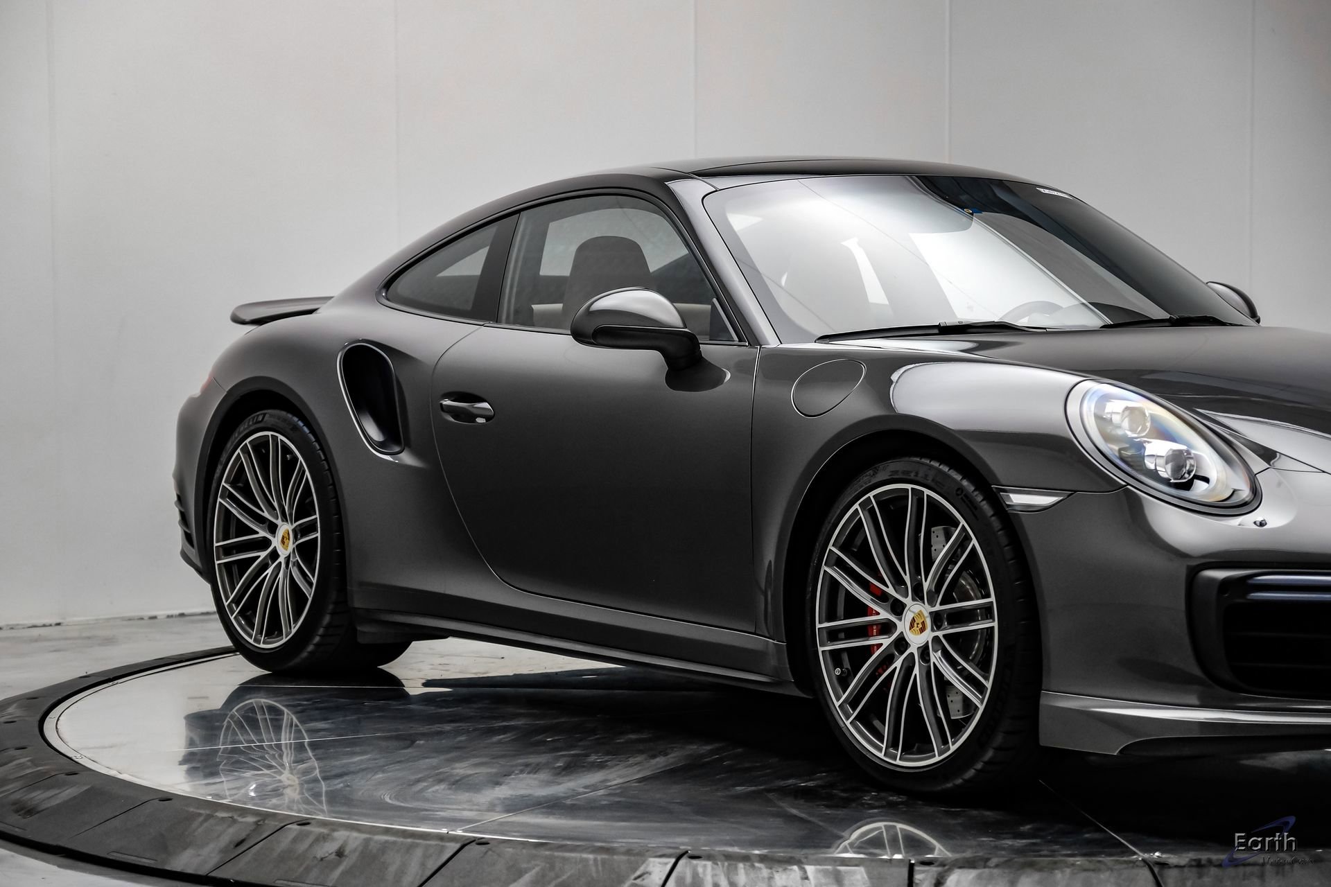 Used 2017 Porsche 911 Turbo image 24