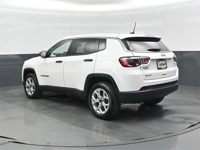 Used 2025 Jeep Compass Sport image 6