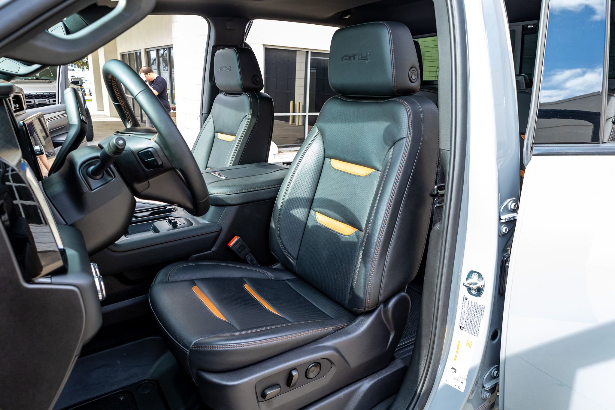 Used 2024 GMC Sierra 2500 AT4 w/ AT4 Premium Plus Package image 29