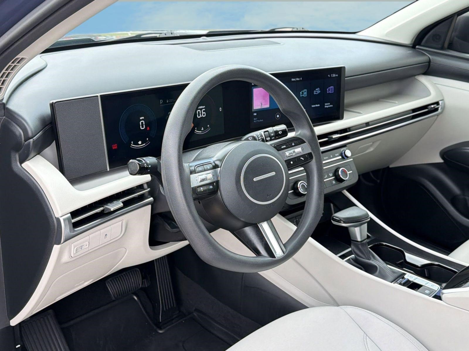 Used 2025 Hyundai Tucson SE image 4