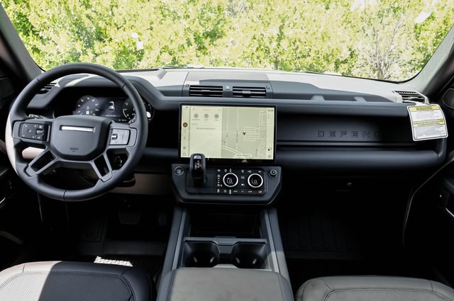 New 2026 Land Rover Defender 110 X-Dynamic SE AWD/4WD image 19
