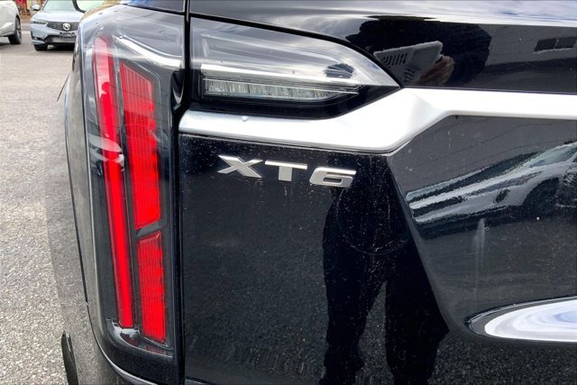 Used 2022 Cadillac XT6 Sport w/ Platinum Package AWD/4WD image 7