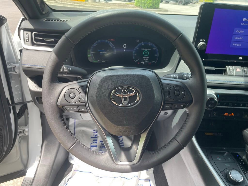Used 2025 Toyota RAV4 XSE w/ Advanced Technology Package AWD/4WD image 27
