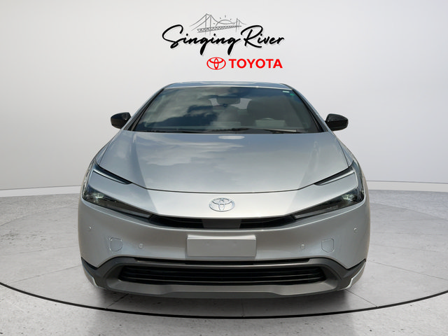 Used 2024 Toyota Prius LE FWD image 2