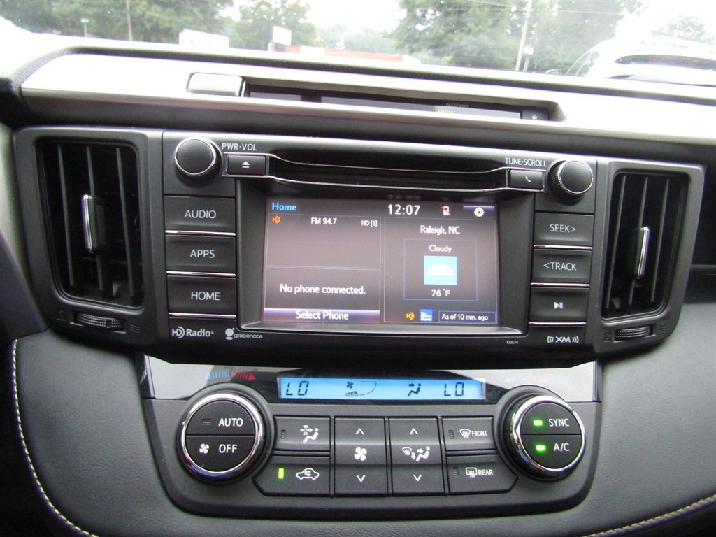 Used 2016 Toyota RAV4 XLE AWD/4WD image 30