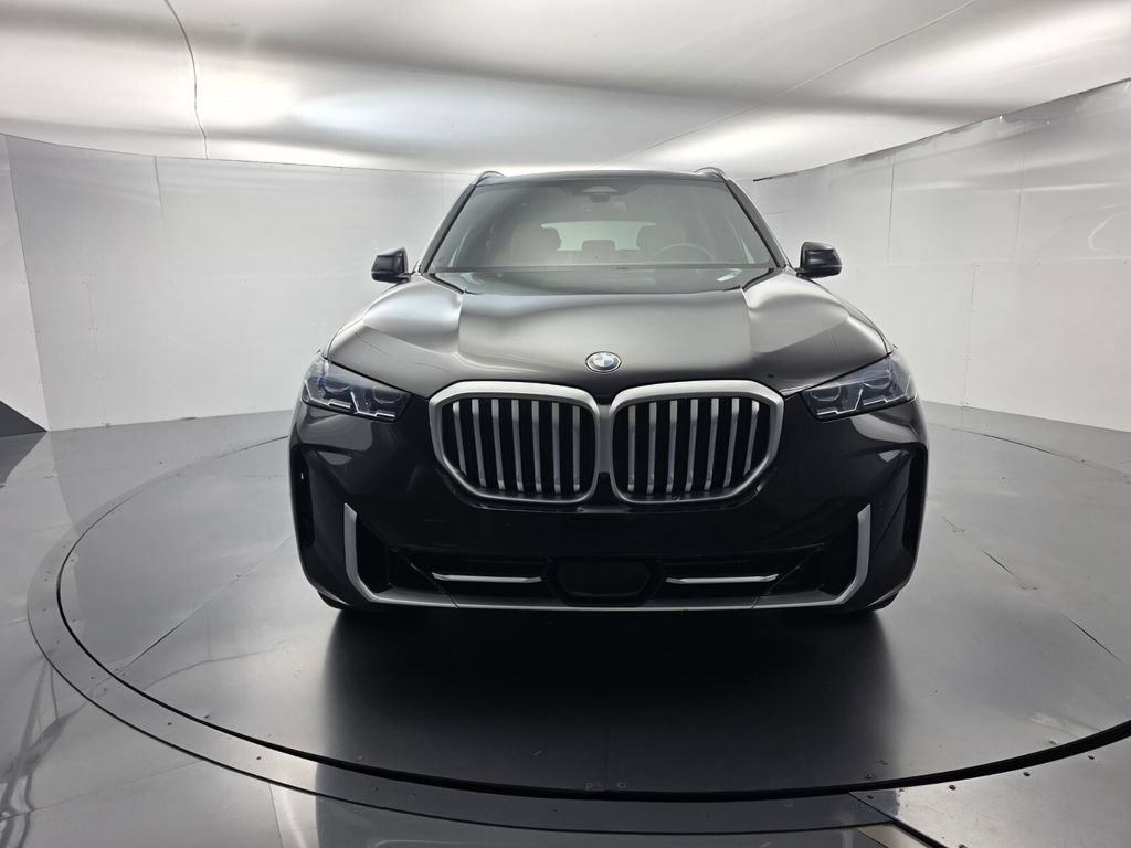 Certified 2025 BMW X5 sDrive40i w/ Premium Package RWD image 2