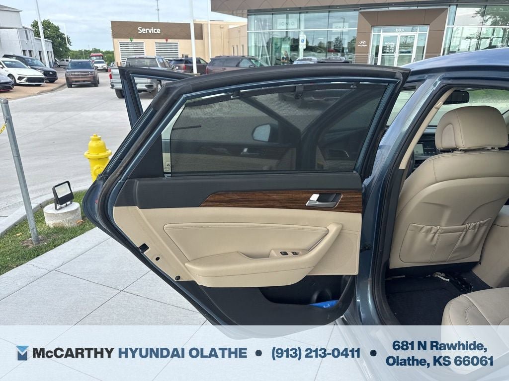 Used 2016 Hyundai Sonata Limited w/ Option Group 05 FWD image 18