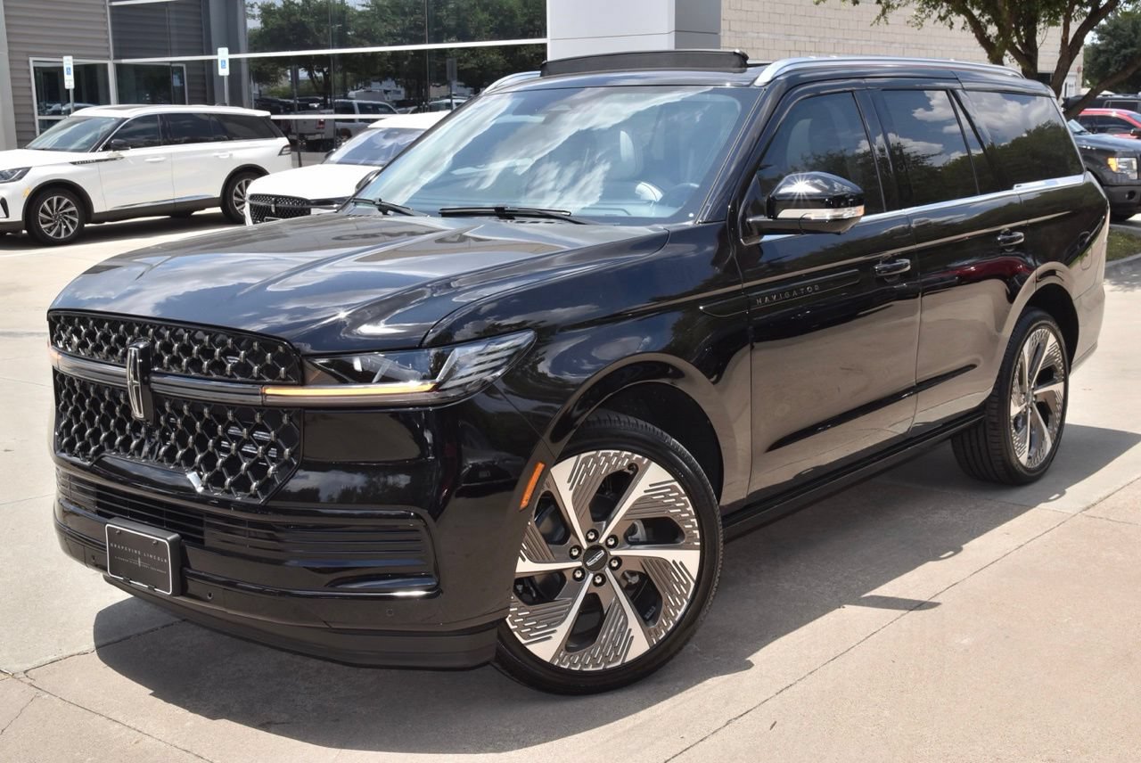 New 2026 Lincoln Navigator Black Label AWD/4WD image 12