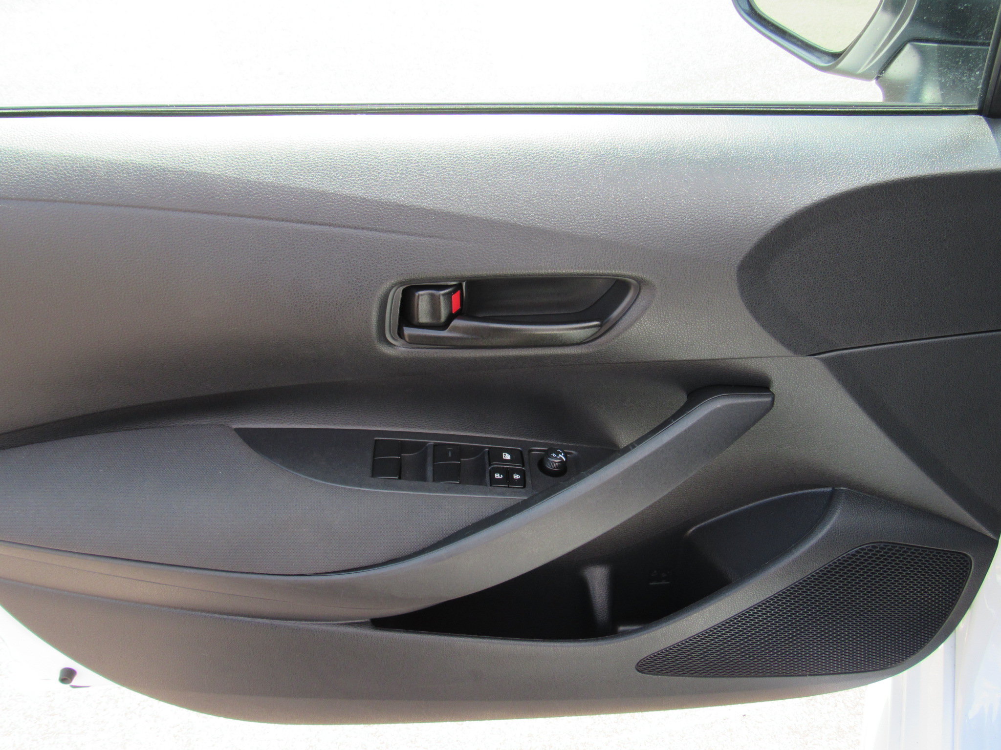 Used 2024 Toyota Corolla LE FWD image 11