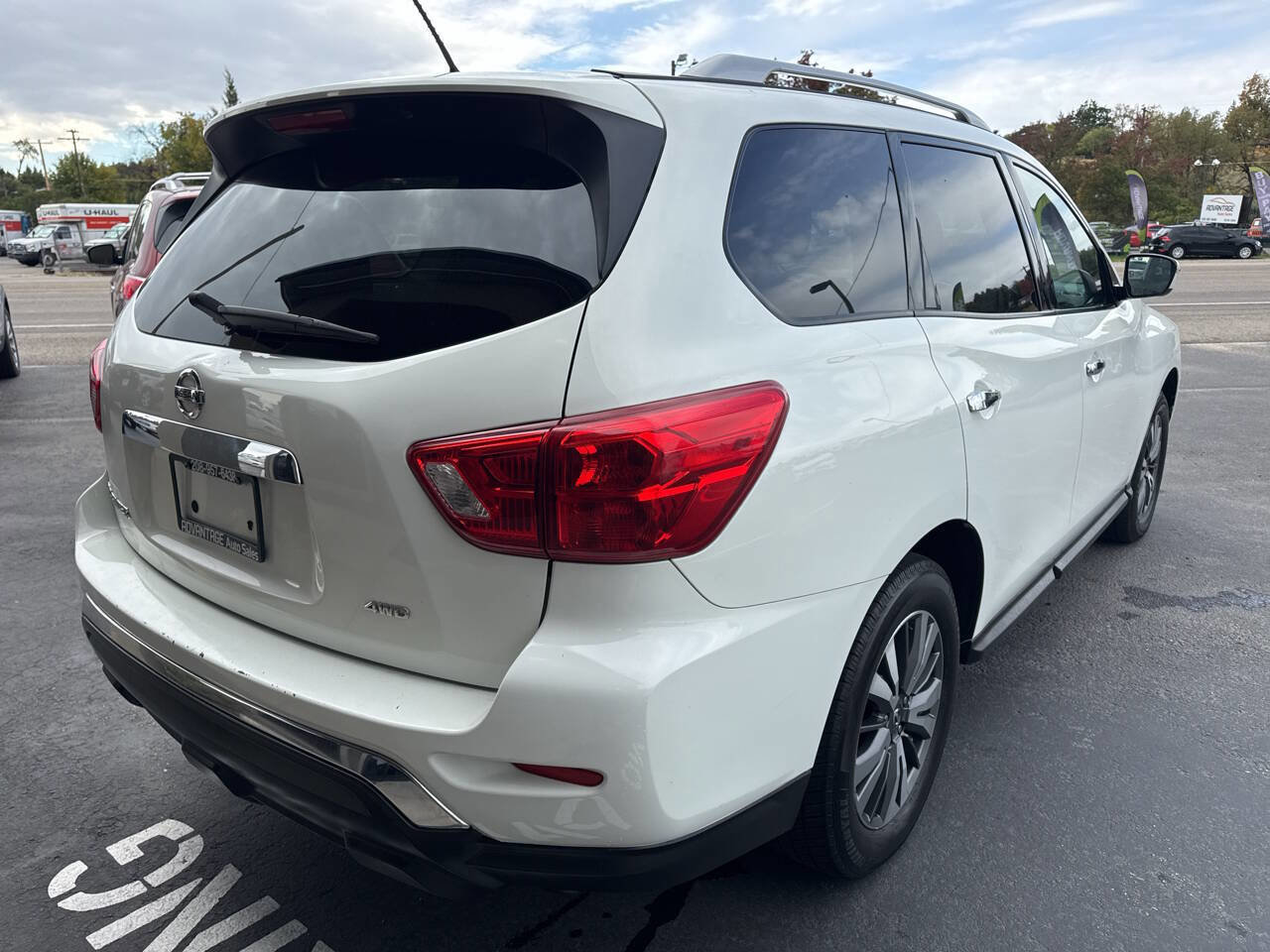 Used 2018 Nissan Pathfinder S image 7