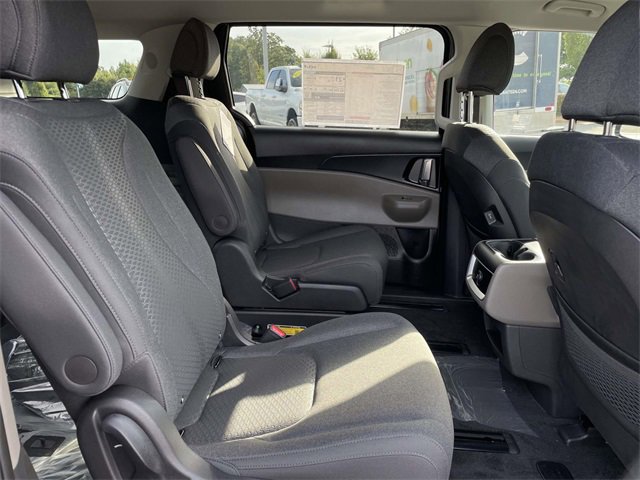 New 2026 Kia Carnival LX image 17