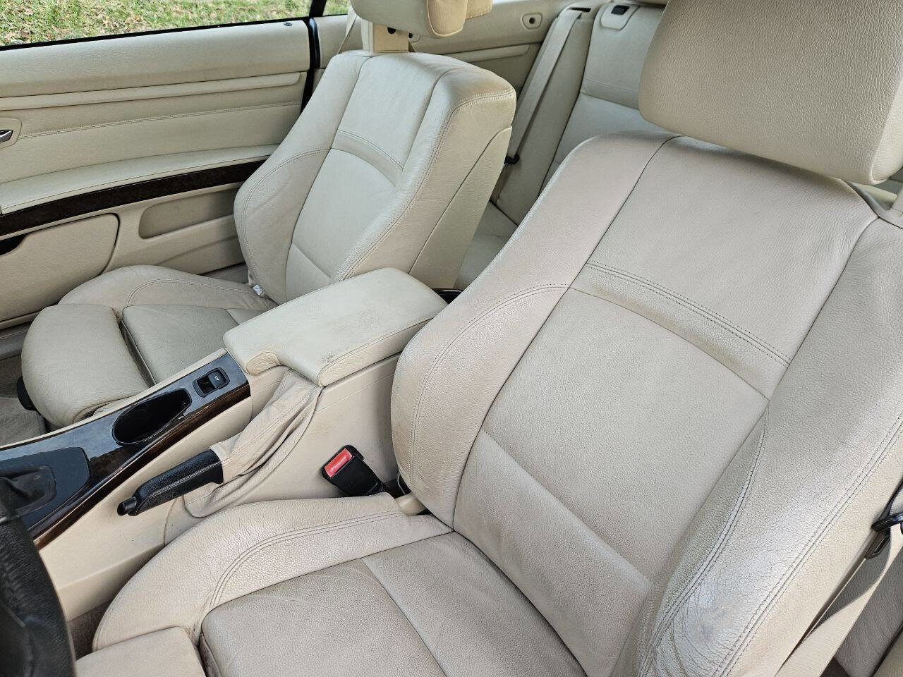 Used 2009 BMW 335i Convertible image 13