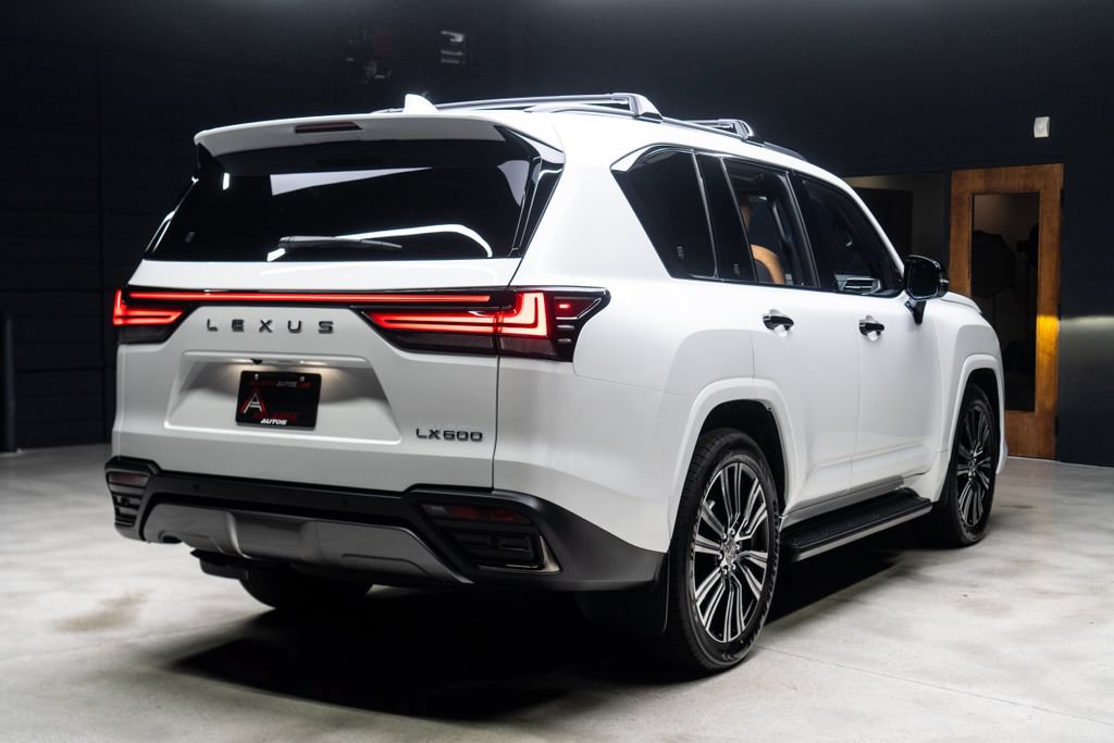Used 2025 Lexus LX 600 4WD w/ Appearance Package image 17
