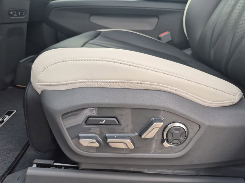 New 2026 Kia EV9 GT-Line image 12