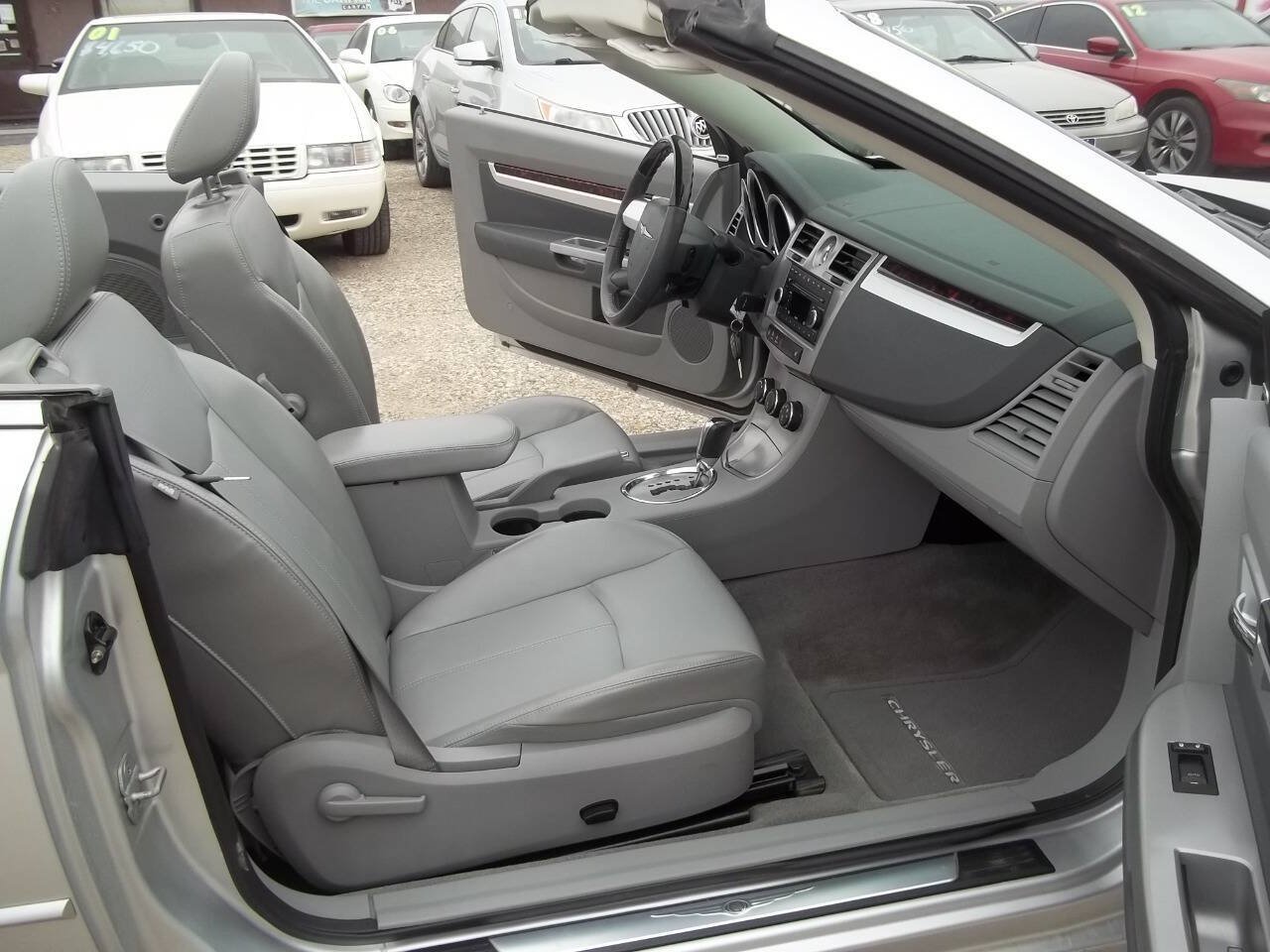 Used 2008 Chrysler Sebring Limited w/ Luxury Group FWD image 13