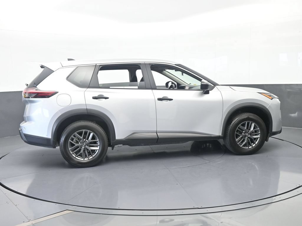 Used 2024 Nissan Rogue S FWD image 7