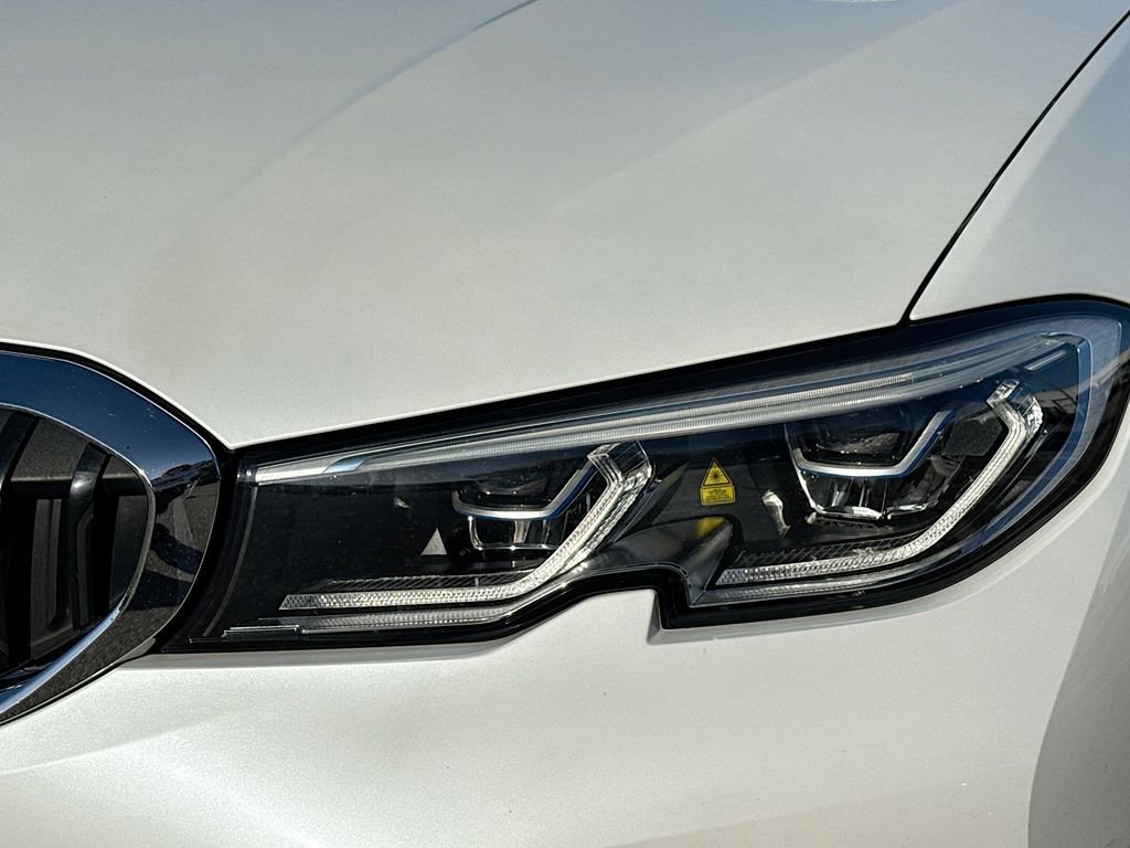 Used 2021 BMW 330i Sedan w/ Executive Package image 9