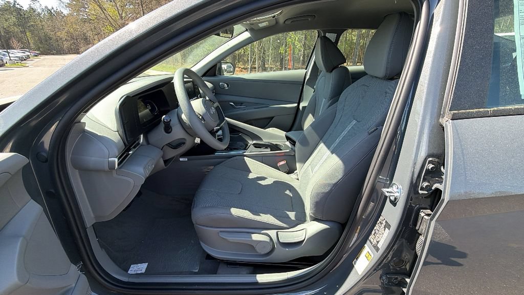 New 2026 Hyundai Elantra SE FWD image 10