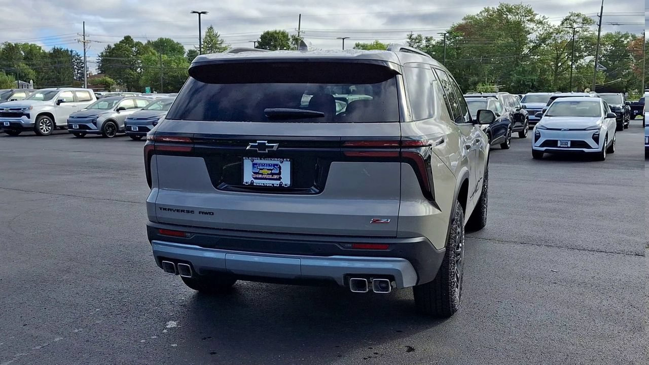 New 2027 Chevrolet Traverse Z71 w/ Driver Confidence Package AWD/4WD image 2