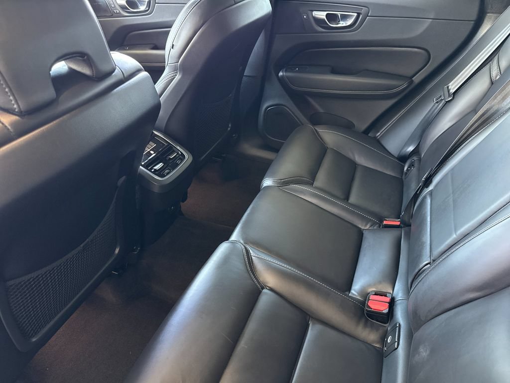 Certified 2023 Volvo XC60 B5 Ultimate AWD/4WD image 11