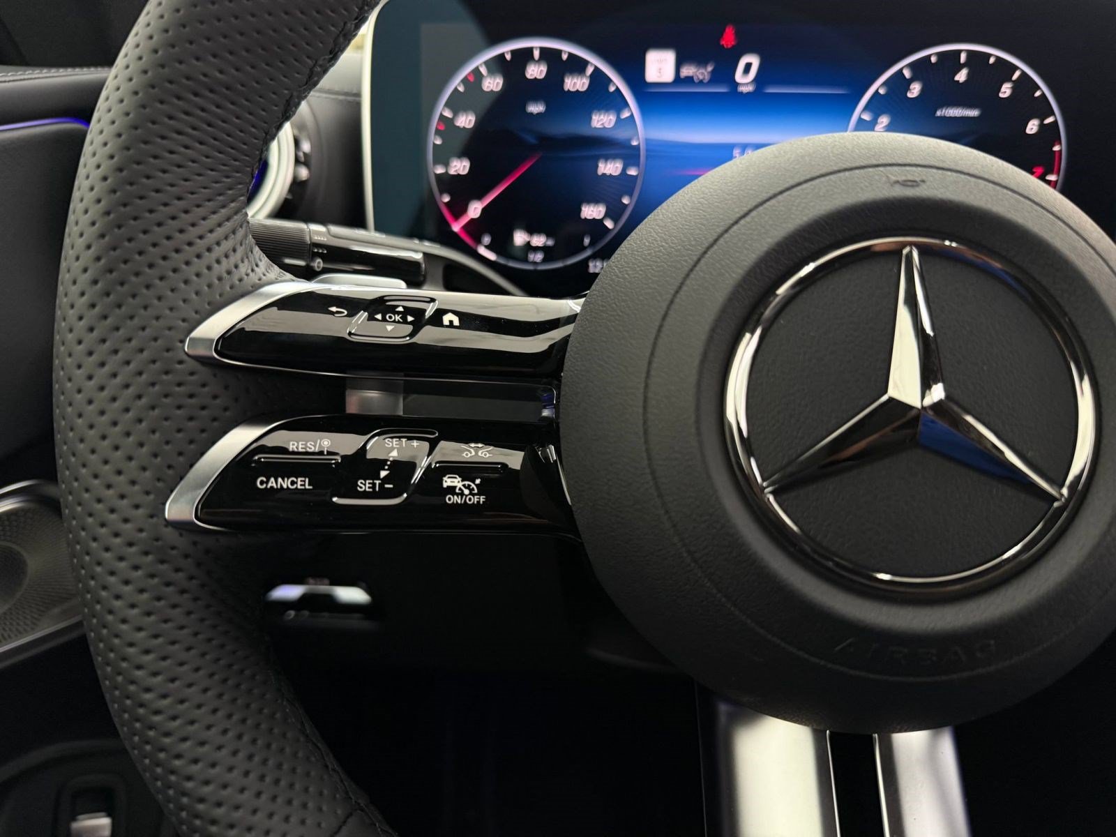 New 2027 Mercedes-Benz CLE 300 4MATIC Coupe image 13