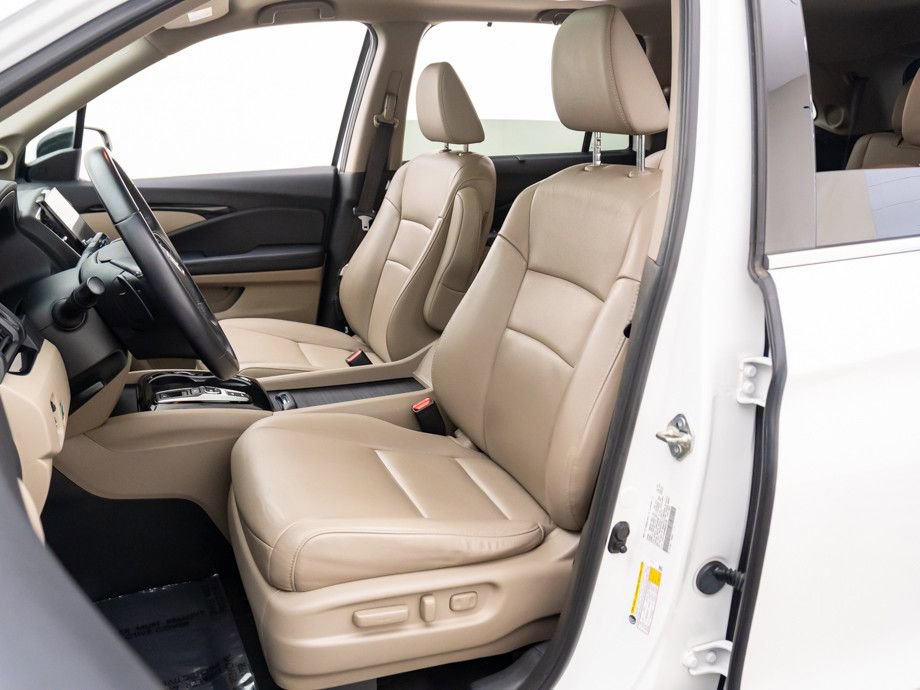 Certified 2021 Honda Pilot Touring image 17