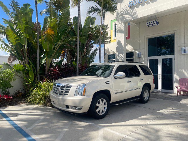 Used 2013 Cadillac Escalade 2WD image 30