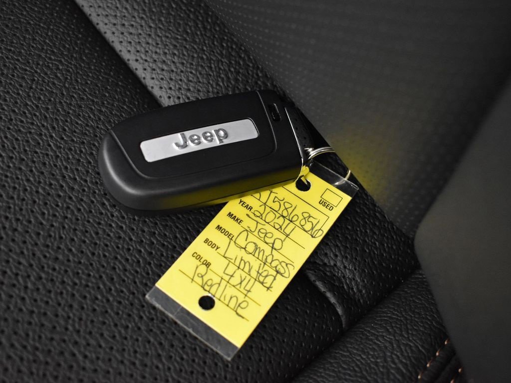 Used 2024 Jeep Compass Limited image 31