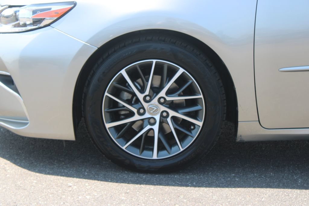 Used 2018 Lexus ES 350 w/ Luxury Package w/Wood Trim FWD image 21