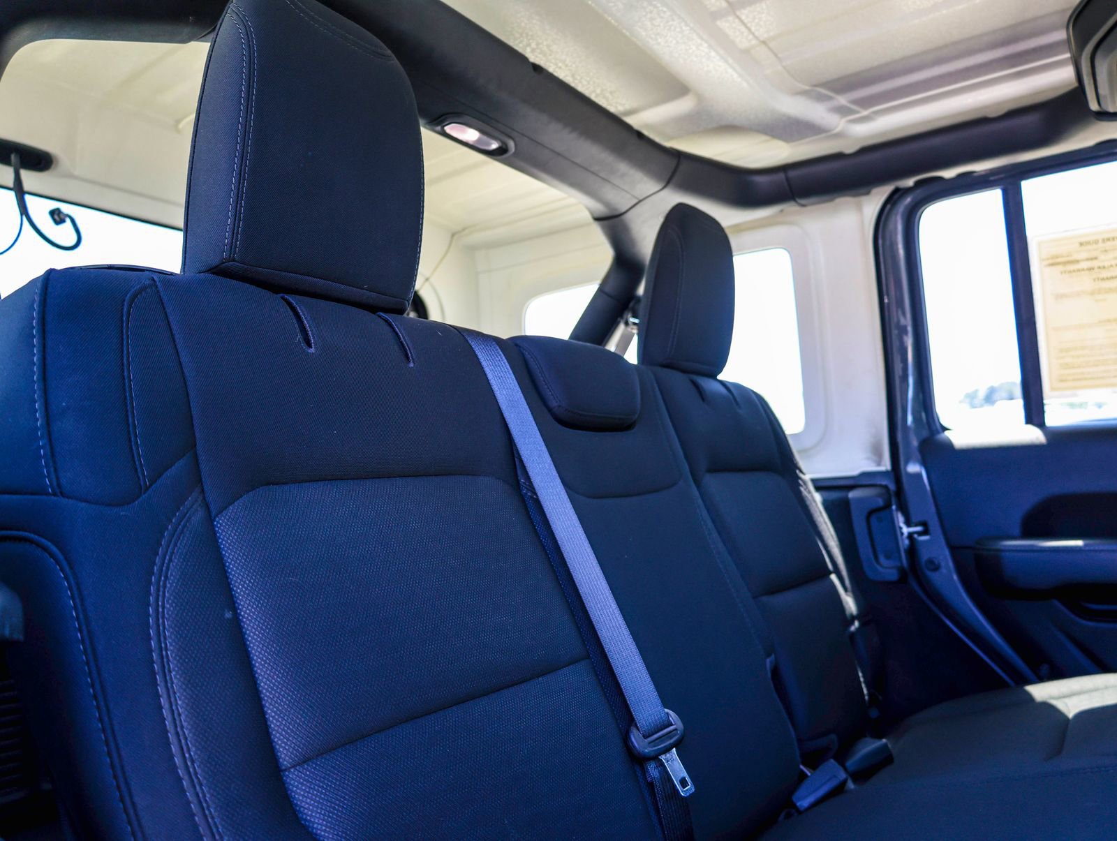 Used 2020 Jeep Wrangler Unlimited Sahara image 12