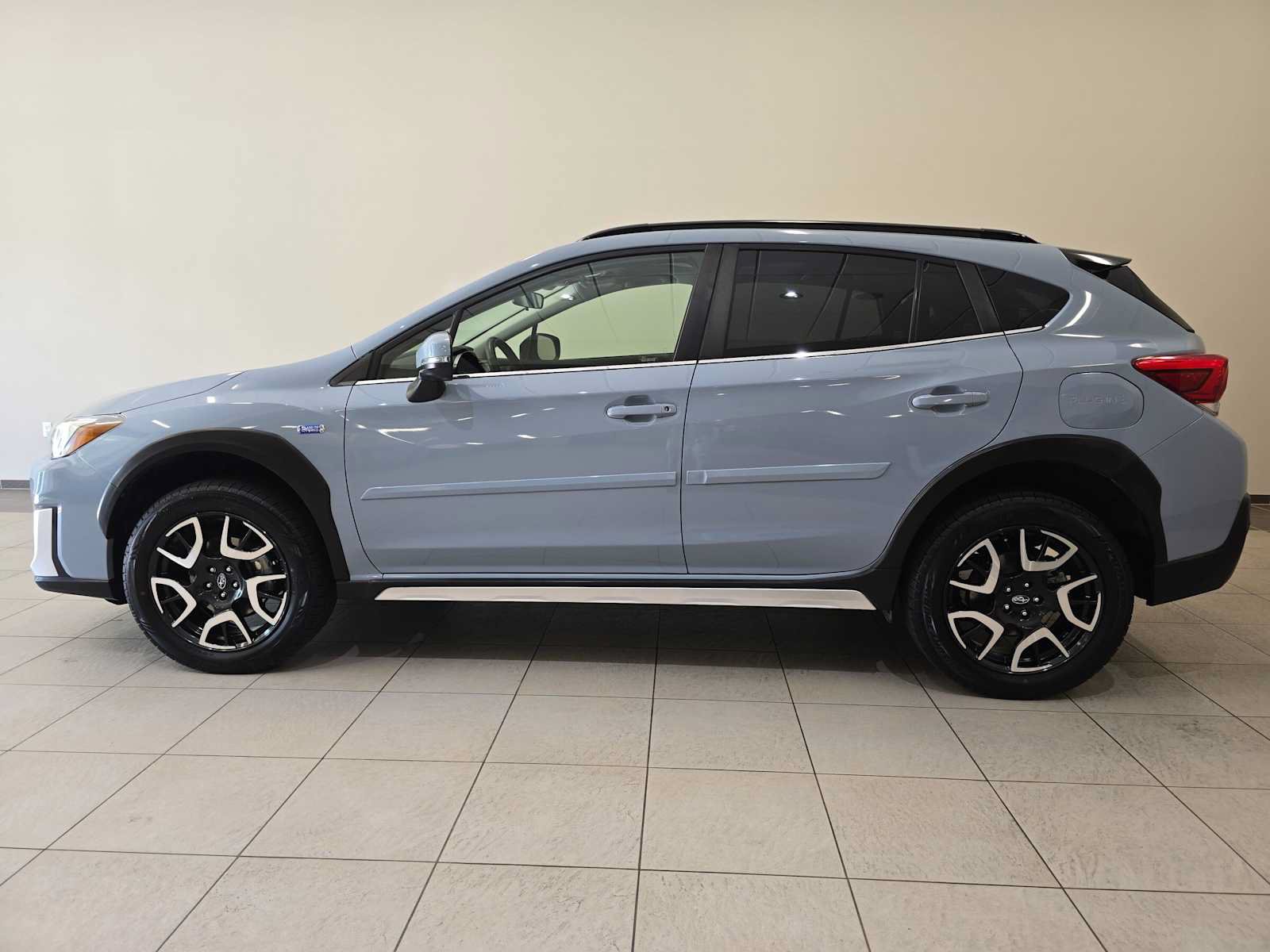 Used 2019 Subaru Crosstrek Hybrid w/ Moonroof Package w/Navigation AWD/4WD image 3