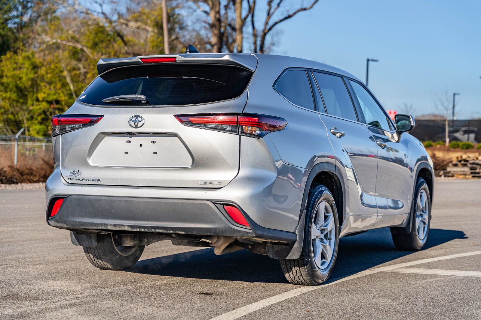 Used 2024 Toyota Highlander LE image 7