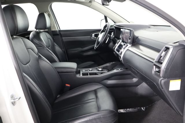 Used 2022 Kia Sorento EX w/ Panoramic Sunroof Package FWD image 19