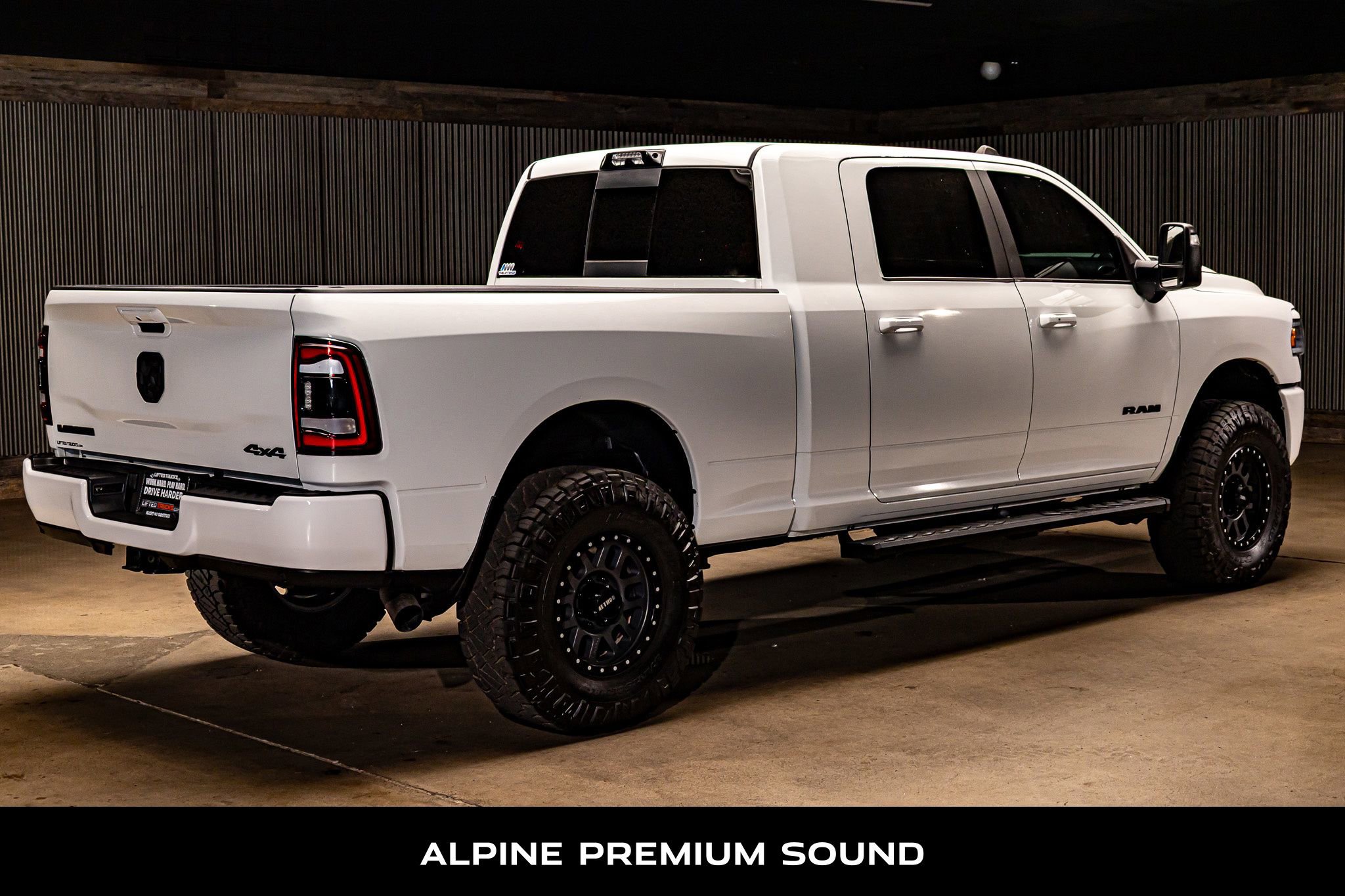 Used 2024 RAM 2500 Laramie w/ Night Edition image 10