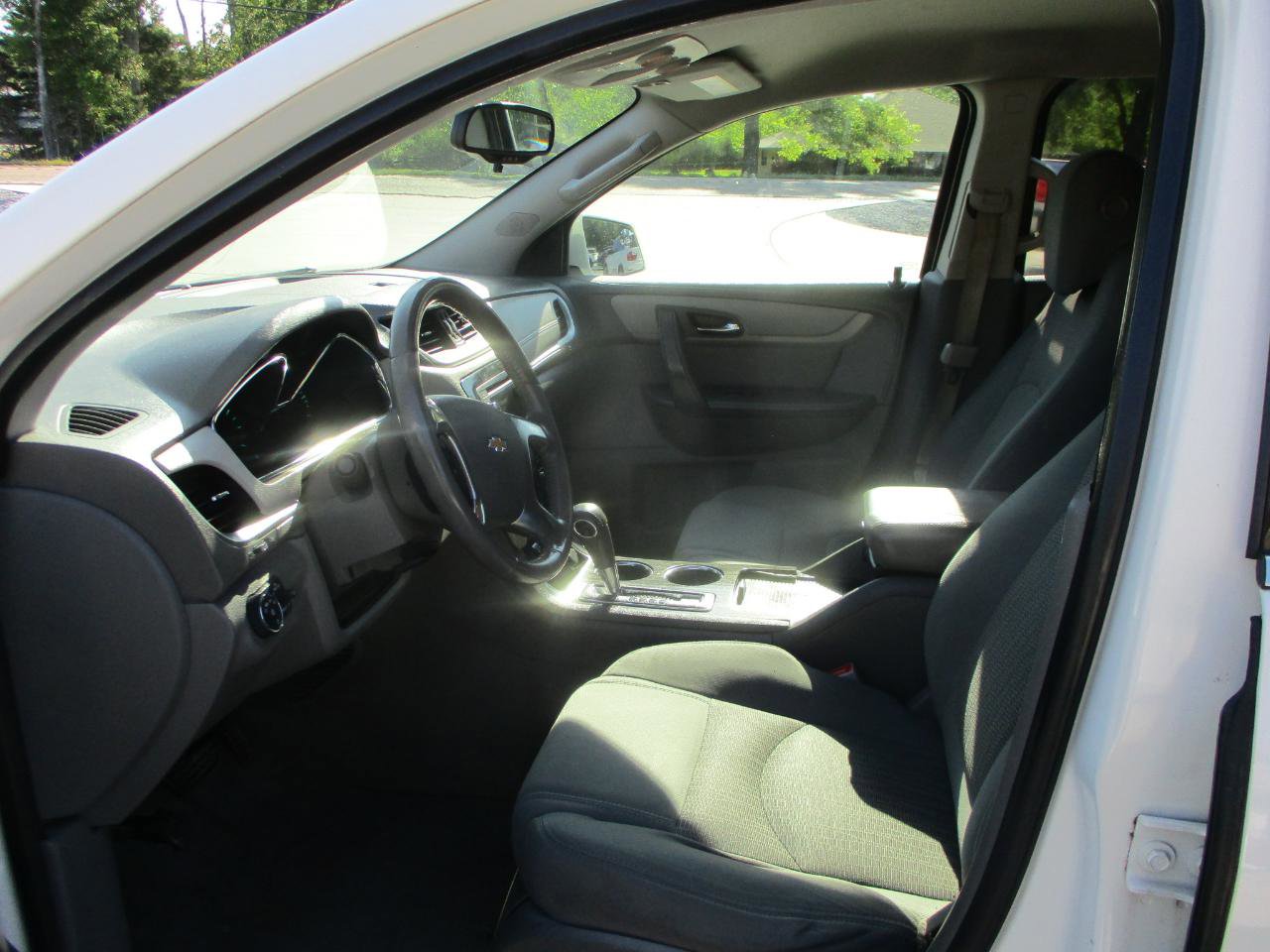 Used 2014 Chevrolet Traverse LT image 15