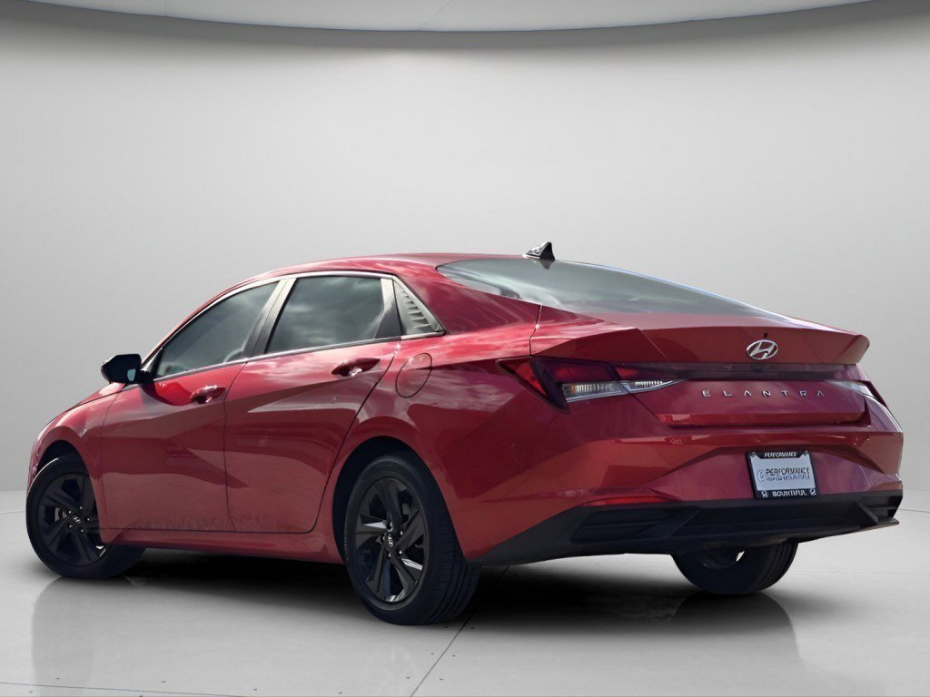 Used 2023 Hyundai Elantra SEL w/ Cargo Package FWD image 19