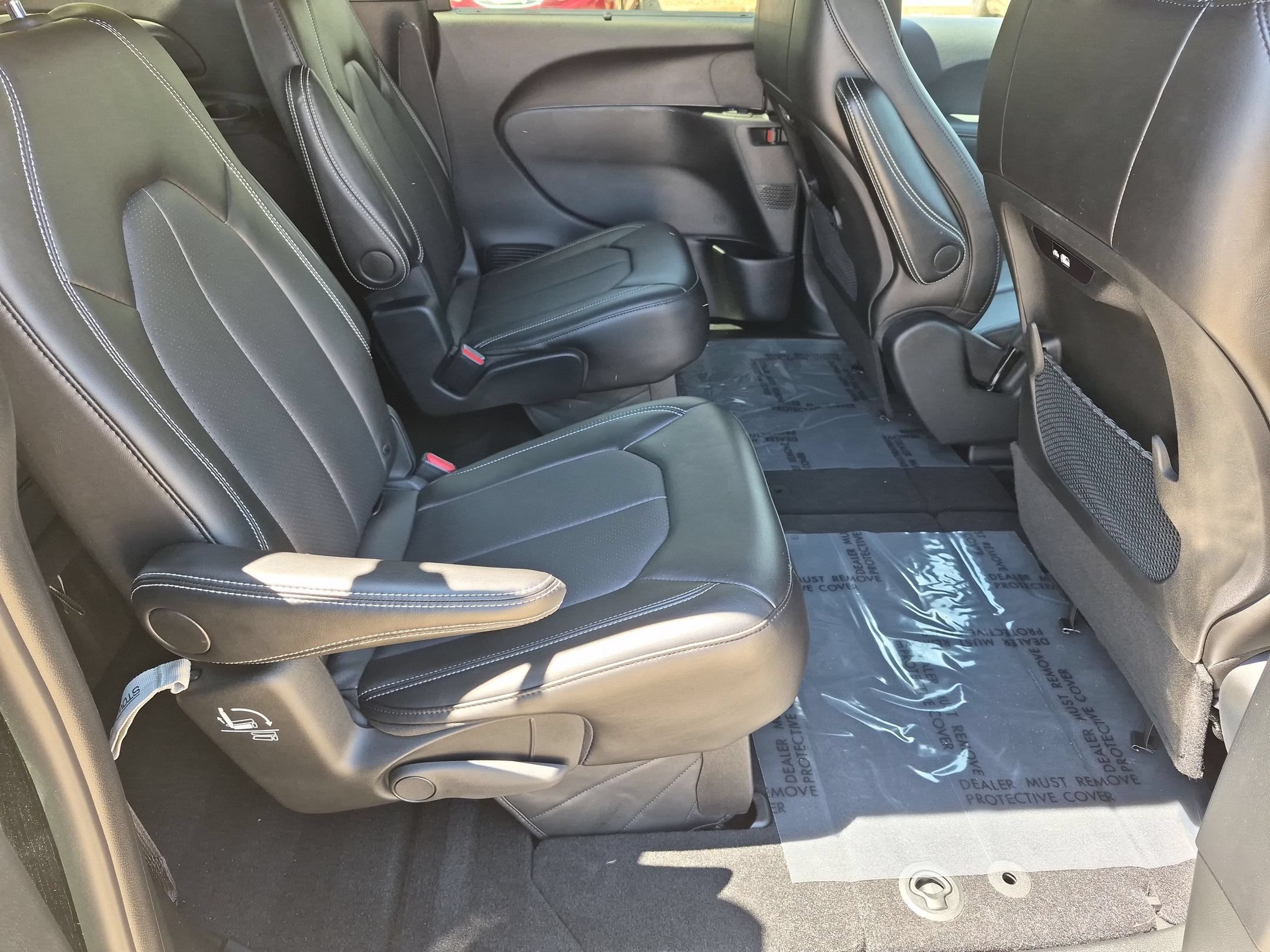 Used 2025 Chrysler Pacifica Select FWD image 30