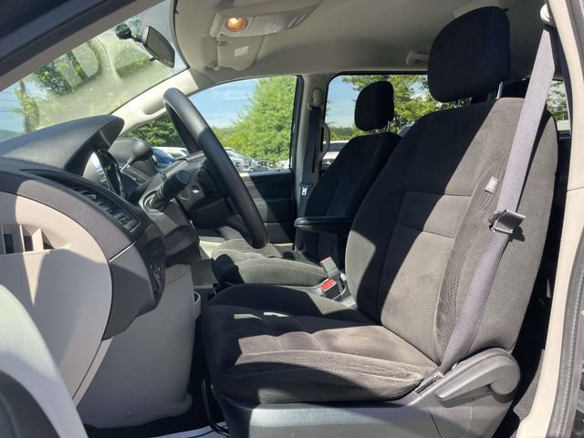 Used 2016 Dodge Grand Caravan SE w/ Quick Order Package 29E SE FWD image 18