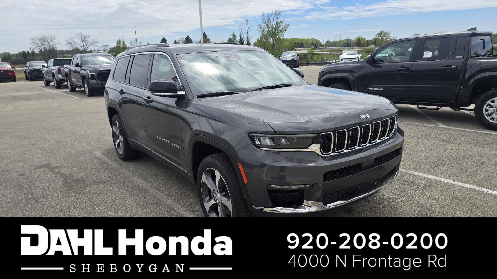 Used 2023 Jeep Grand Cherokee L Limited w/ Trailer Tow Group (B) AWD/4WD image 1