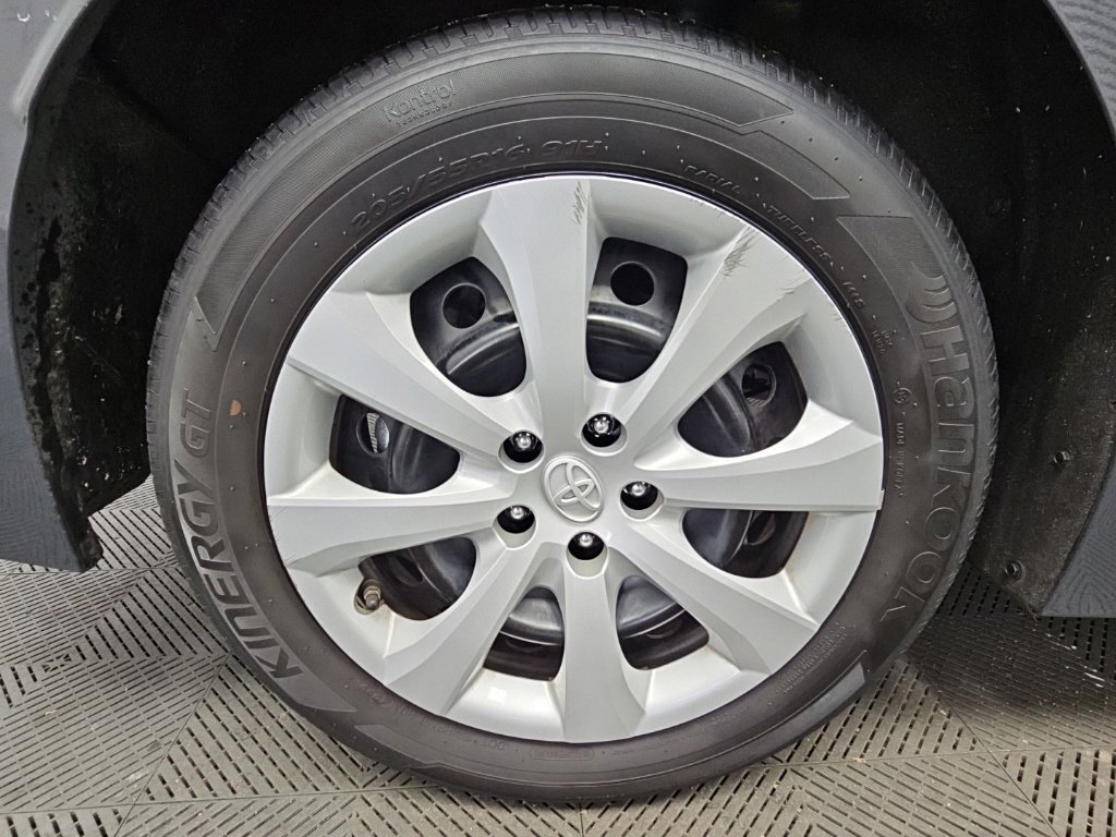 Used 2023 Toyota Corolla LE FWD image 45