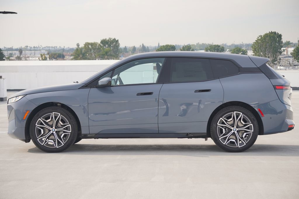 New 2026 BMW iX xDrive45 w/ Premium Package image 4