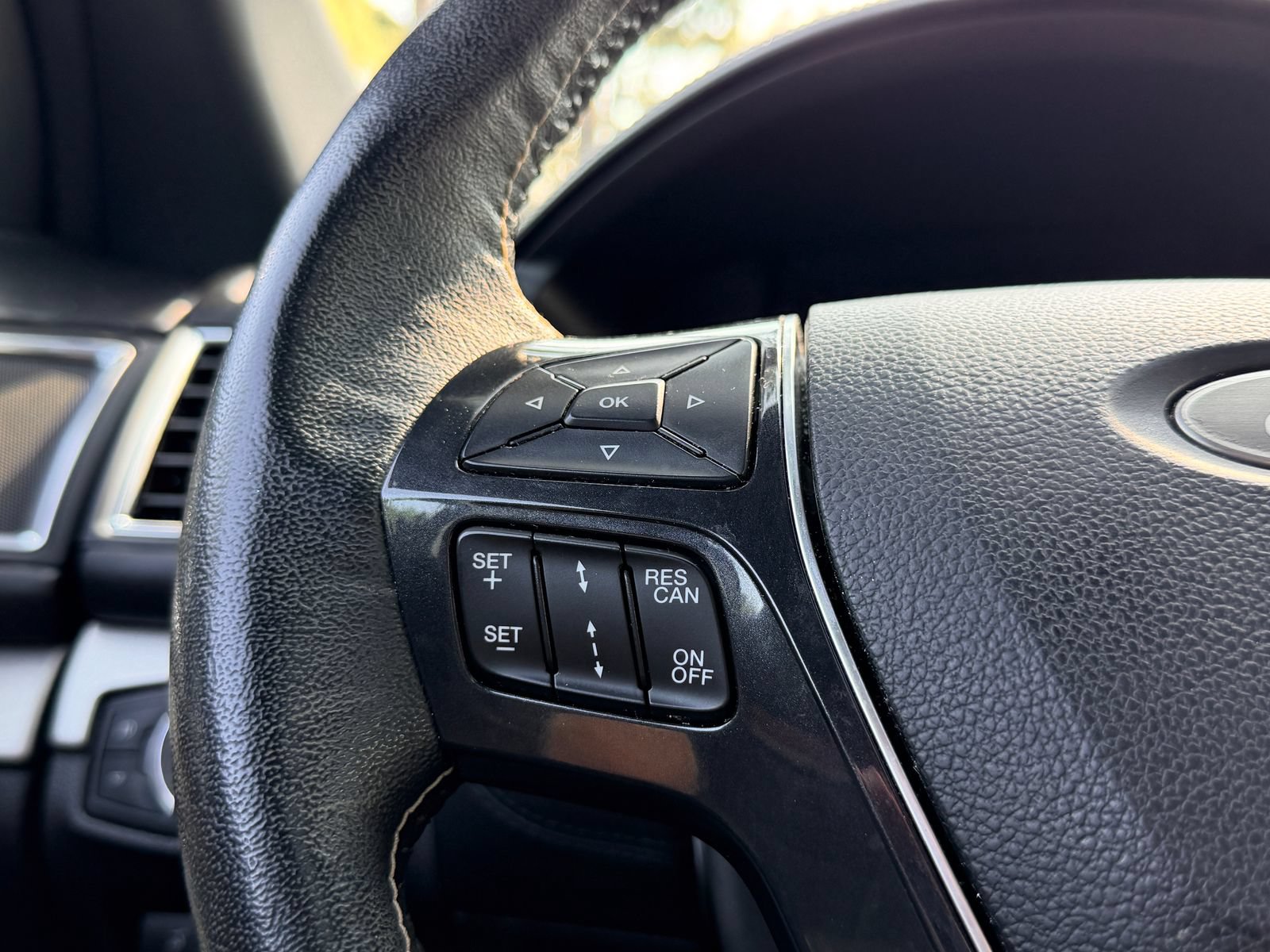 Used 2019 Ford Explorer Platinum AWD/4WD image 23