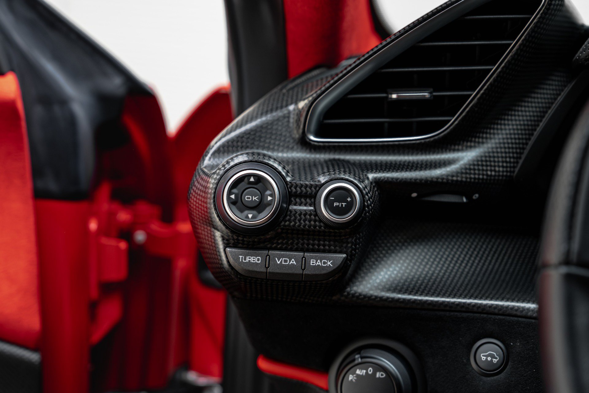 Used 2019 Ferrari 488 Pista Coupe RWD image 44