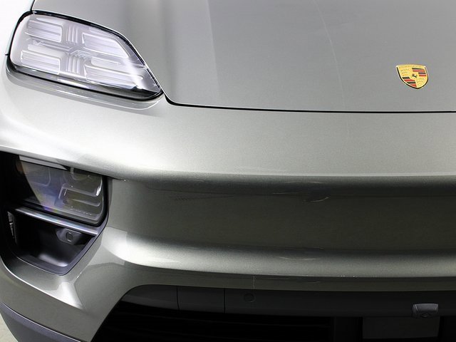 New 2025 Porsche Macan 4S Electric image 12