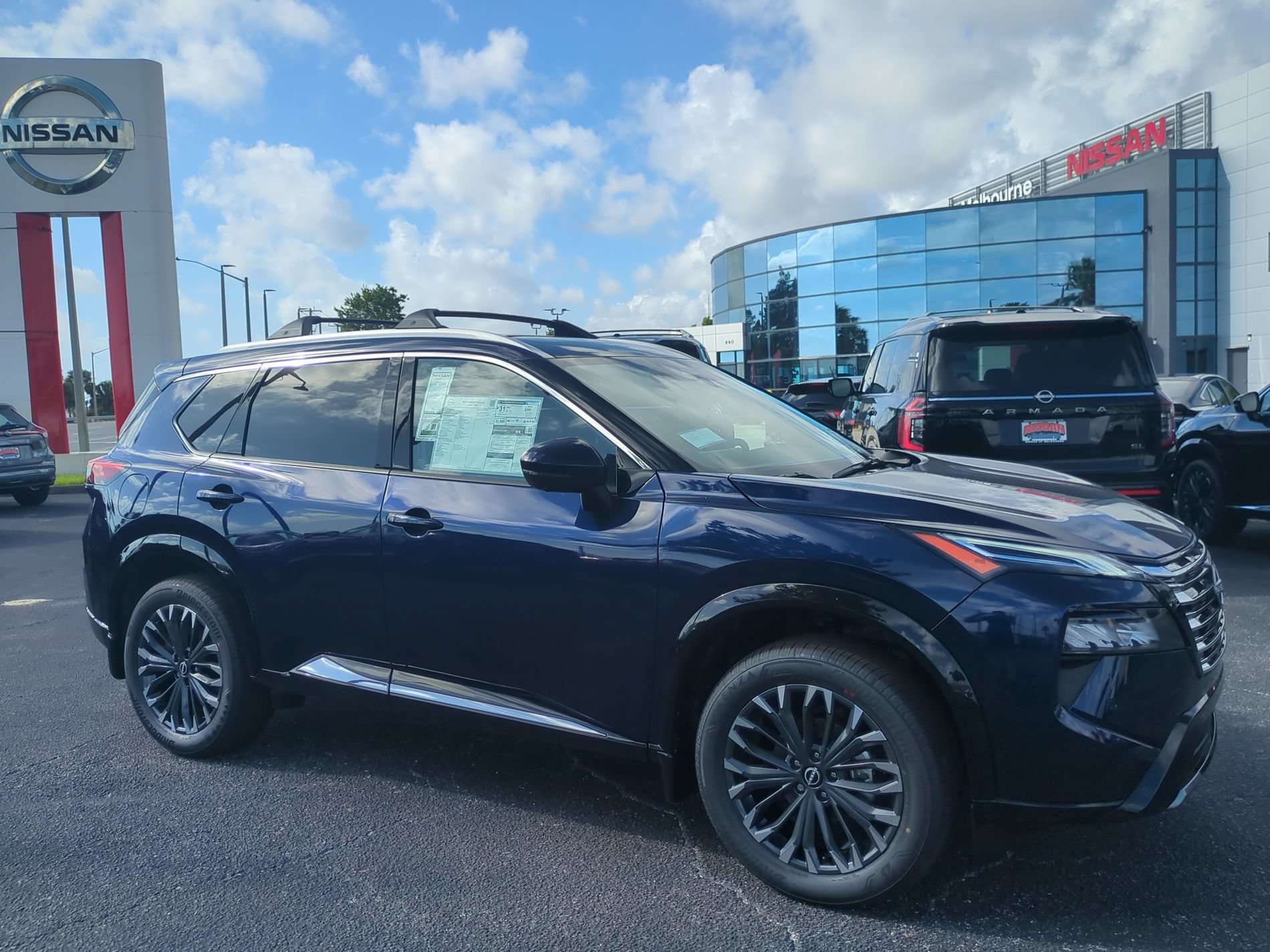 New 2026 Nissan Rogue Platinum AWD/4WD image 2