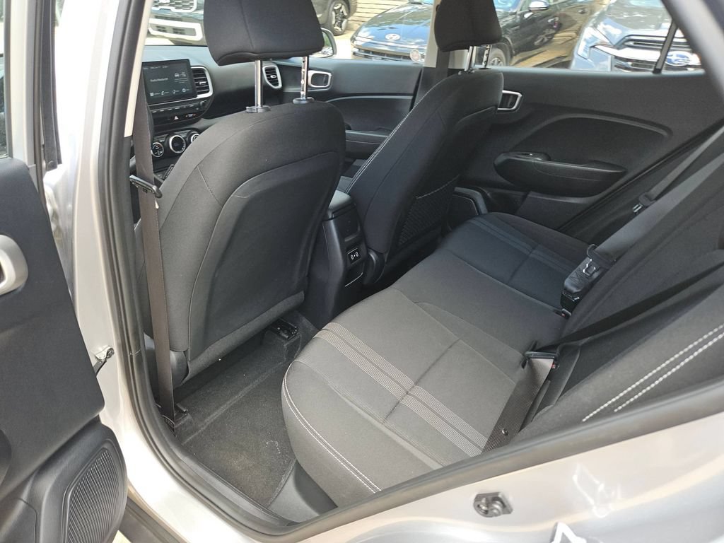Used 2025 Hyundai Venue SEL FWD image 52
