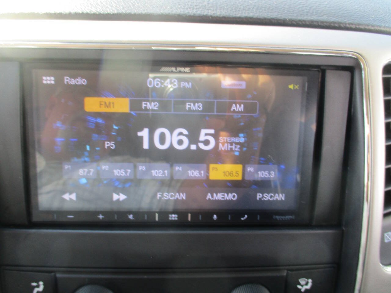 Used 2012 Jeep Grand Cherokee Laredo AWD/4WD image 22